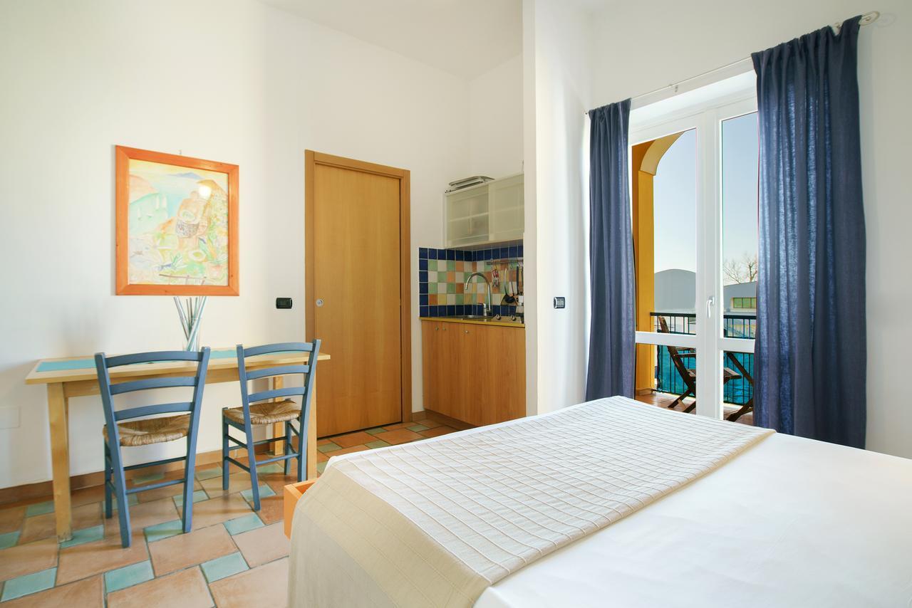Gioia 37 Apartments Procida Exteriör bild